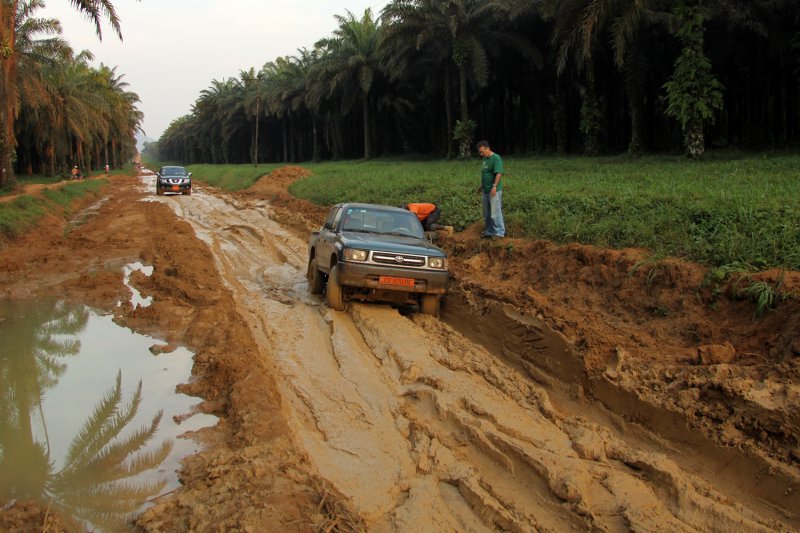 Kumba-Ekondotiti road